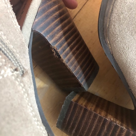 Women’s Lucky Brand Booties “Listana” Suede Embroidered Peep Toe SZ 8M EU 38 - Picture 11 of 11